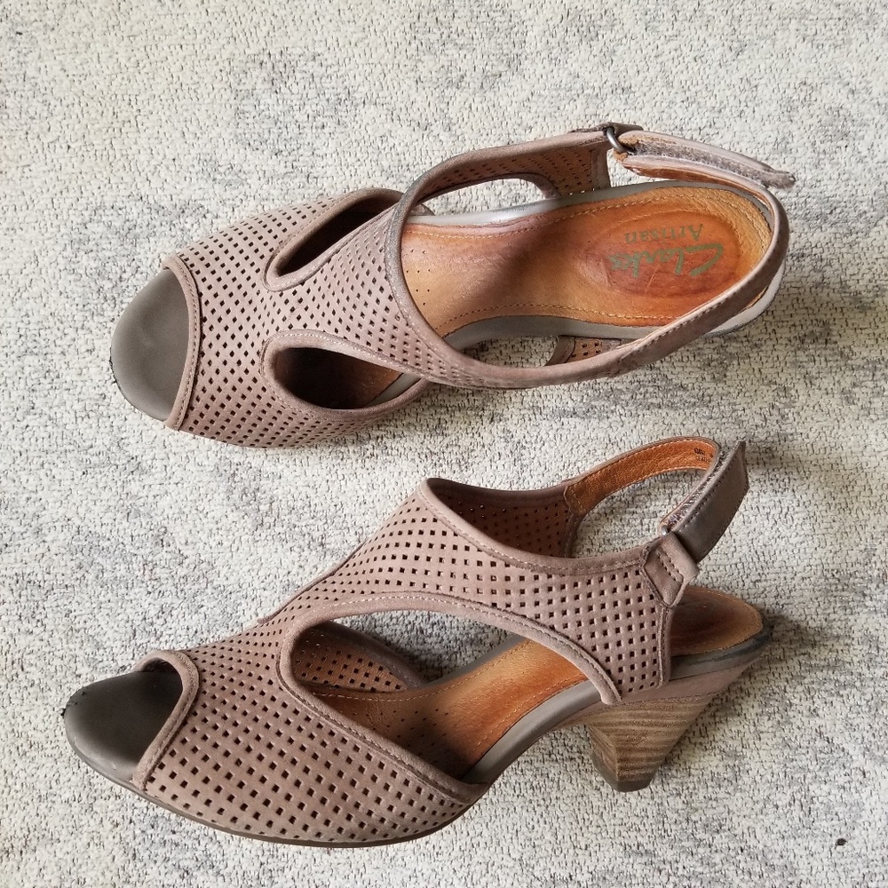 Clark's Artisan nude taupe kitten heel peep toe